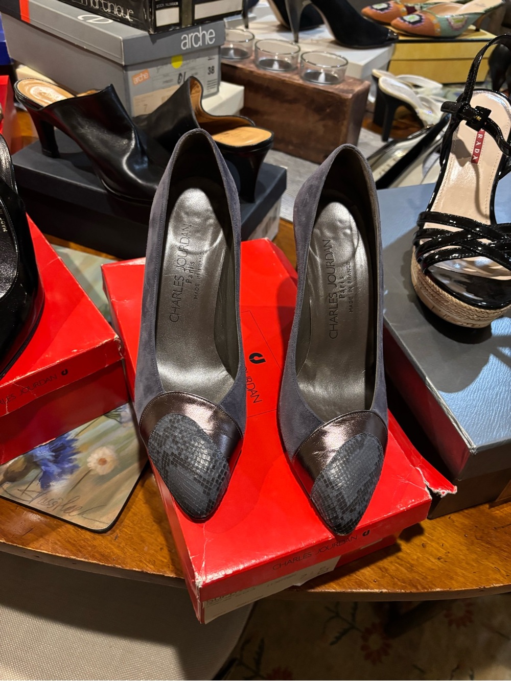 Charles Jourdan Charcoal Gray Pointed Toe Pumps with Metallic Accents